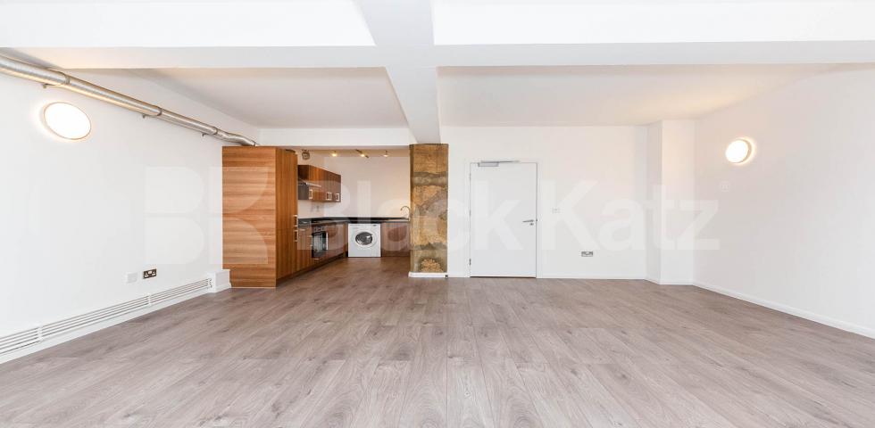			STUNNING 2 BEDROOM WAREHOUSE APARTMENT, 3 Bedroom, 2 bath, 1 reception Flat			 ABILITY VIEW-KINGSLAND ROAD, DALSTON/HAGGERSTON
